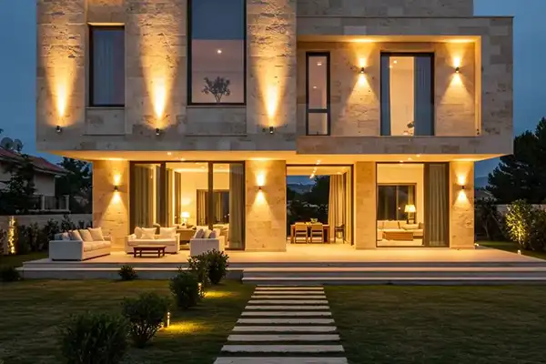 نما آجری ویلا مدرن با نور پردازی
