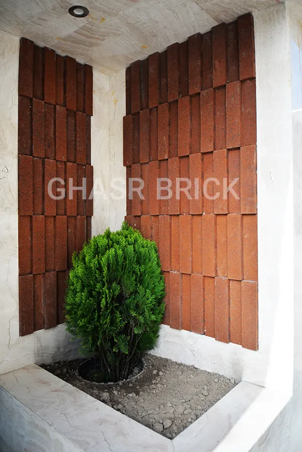 طراحی نمای باغچه با آجر نما انگلیسی
