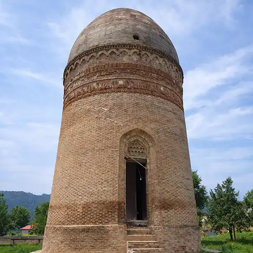 برج آجری لاجیم